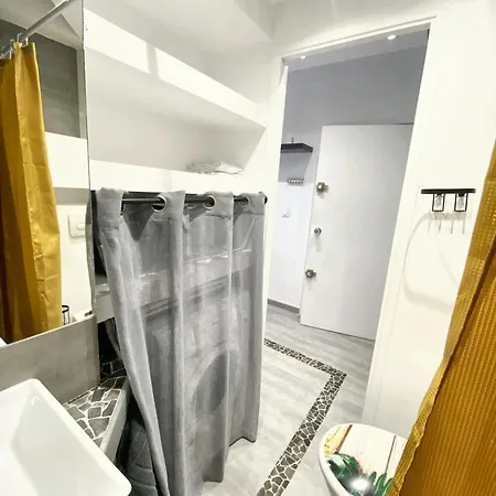 Apartamento Moderne A Cap D'agde - 15 M² - Proche Des Plages *